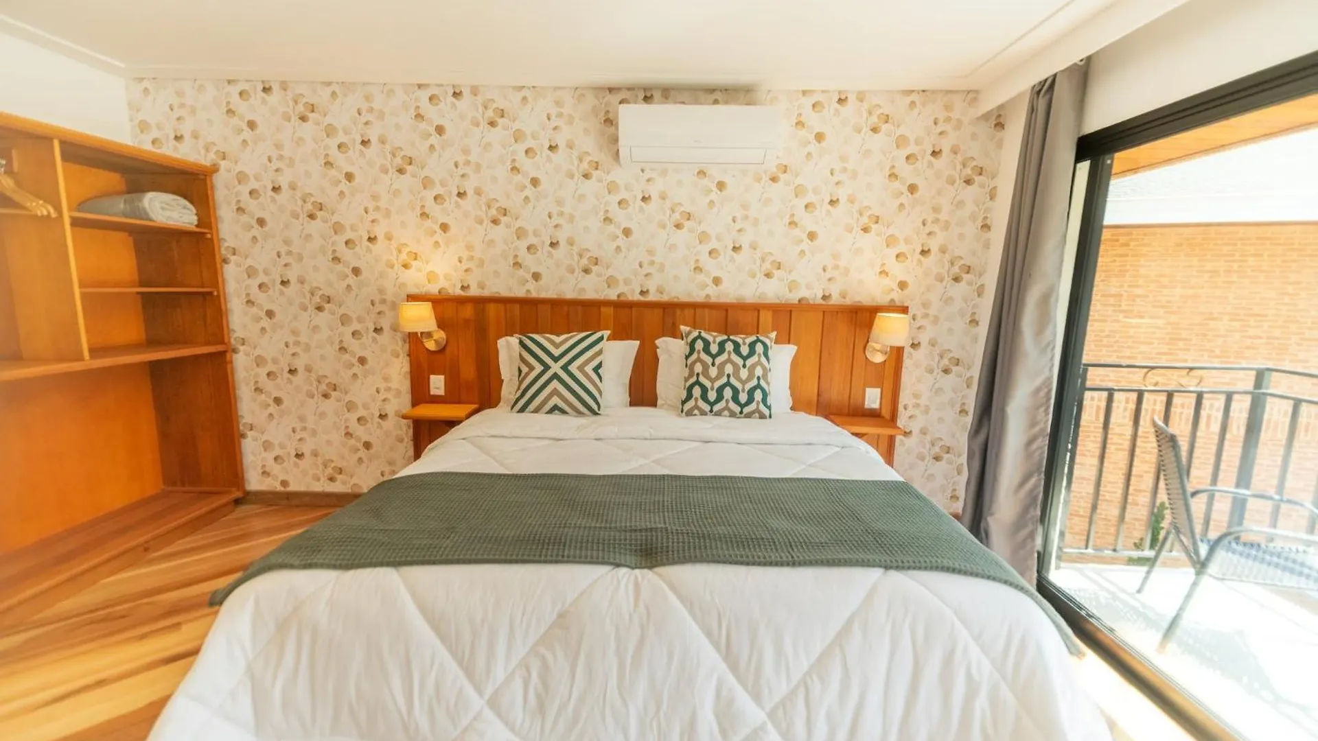 Pousada Santa Felicidade Campos do Jordao Hotel