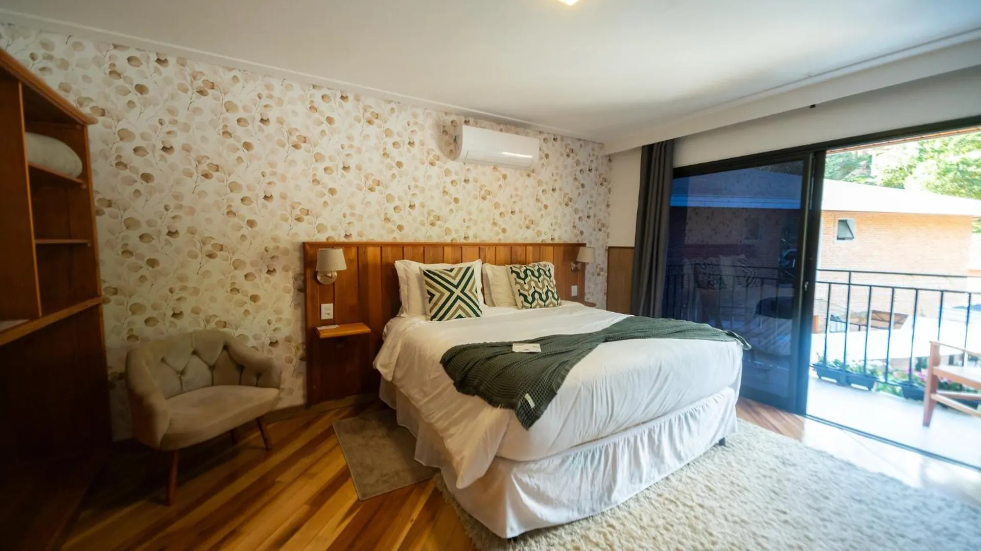 Pousada Santa Felicidade Campos do Jordao Hotel