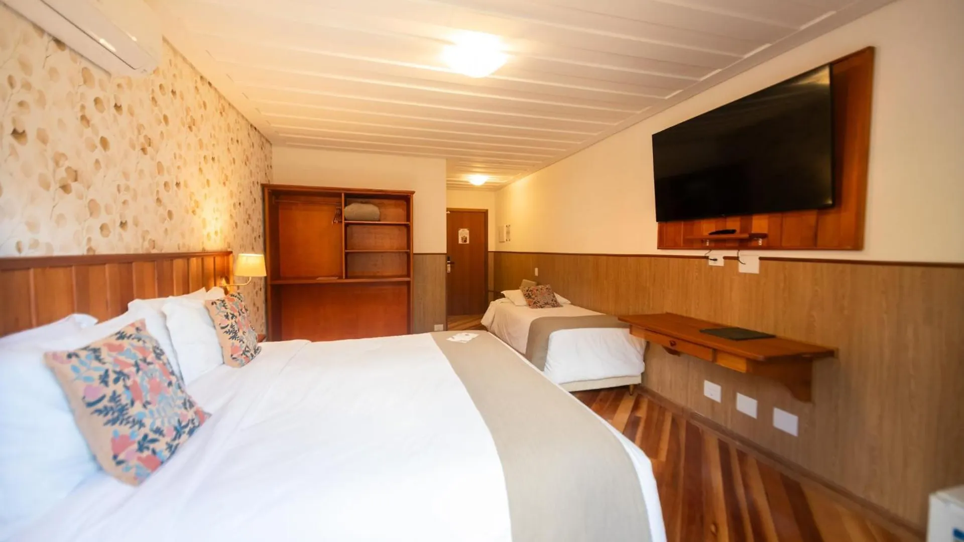Pousada Santa Felicidade Campos do Jordao Hotel